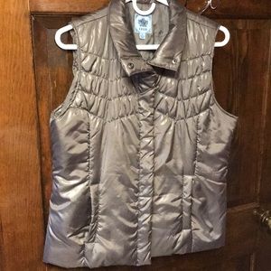 Izod vest